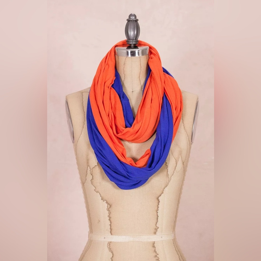 FREE w/ $10+ PURCHASE: LOOK Donut Scarf College Collection